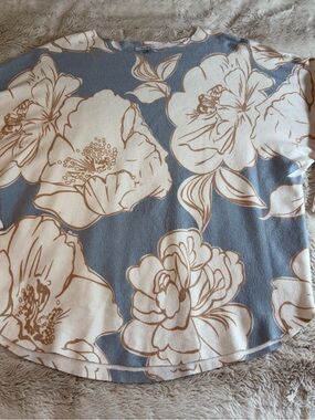 Vila Milano size large Blue Crewneck Sweater with Cream Floral Print
